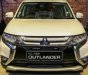 Mitsubishi Stavic 2.0 CVT 2016 - Cần bán xe Mitsubishi Outlander 2.0 CVT model 2017, màu trắng, có trả góp 0906.884.030