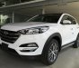 Hyundai Tucson 2.0AT 2018 - Bán Hyundai Tucson 2.0AT 2018 tiêu chuẩn, máy xăng, màu trắng, giá tốt từ 768tr, trả góp 85% xe, ĐT: 0941.46.22.77