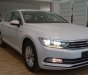 Volkswagen Passat 2017 - 1 tỷ 590 bạn đã sở hữu passat 1.8 turbo (có sẵn màu trắng). Giao xe tận nơ, hỗ trợ vay 80% giá xe