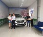 Hyundai Santa Fe 2017 - Cần bán xe Hyundai Santa Fe đời 2017, màu trắng