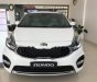 Kia Rondo GAT 2017 - Cần bán Kia Rondo GAT sản xuất 2017, màu trắng, giá 689tr