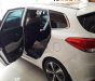 Kia Rondo 2.0 2016 - Cần bán lại xe Kia Rondo 2.0 đời 2016, màu trắng như mới, giá chỉ 700 triệu