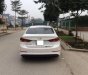 Hyundai Elantra 2016 - Bán xe Hyundai Elantra đời 2016, màu trắng số tự động