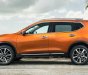 Nissan X trail 2.0 SL 2017 - Bán ô tô Nissan X Trail 2.0 SL đời 2017, màu vàng cam, khuyến mại phụ kiện và tiền mặt