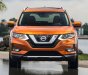 Nissan X trail 2.0 SL 2017 - Bán ô tô Nissan X Trail 2.0 SL đời 2017, màu vàng cam, khuyến mại phụ kiện và tiền mặt