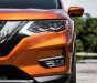 Nissan X trail 2.0 SL 2017 - Bán ô tô Nissan X Trail 2.0 SL đời 2017, màu vàng cam, khuyến mại phụ kiện và tiền mặt