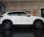 Mazda CX 5 2.5 FWD 2018 - Bán CX-5 2.5 1 cầu màu trắng, có xe giao ngay trong 3 ngày, hỗ trợ vay ngân hàng 90%. Lh 0938 907 088 Toàn Mazda