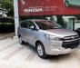 Toyota Innova 2.0E 2018 - Bán xe Toyota Innova 2.0E năm 2018, màu bạc