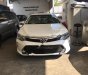 Toyota Camry 2.0E 2018 - Bán ô tô Toyota Camry 2.0E đời 2018, màu trắng