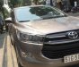 Toyota Innova 2.0E 2017 - Bán Toyota Innova 2.0E sản xuất 2017, màu xám 