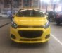 Chevrolet Spark 2018 - Cần bán xe Chevrolet Spark sản xuất 2018, màu vàng