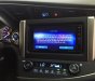 Toyota Innova 2.0V AT 2017 - Bán xe Toyota Innova 2.0V AT đời 2017, màu bạc full vip
