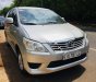 Toyota Innova 2.0E 2014 - Cần bán gấp Toyota Innova 2.0E 2014, màu bạc