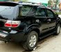 Toyota Fortuner 2010 - Cần bán lại xe Toyota Fortuner màu đen xe gia đình, 568tr