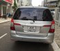 Toyota Innova 2.0E 2014 - Cần bán gấp Toyota Innova 2.0E năm 2014, màu bạc