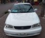 Toyota Corolla 2001 - Bán Toyota Corolla năm sản xuất 2001, màu trắng xe gia đình