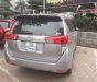 Toyota Innova 2.0E 2017 - Bán Toyota Innova 2.0E năm sản xuất 2017, màu bạc  