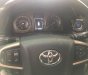 Toyota Innova 2.0V 2017 - Bán Toyota Innova V đời 2017, màu trắng, 900tr