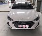 Hyundai Elantra 1.6 MT 2016 - Bán Hyundai Elantra 1.6 MT sản xuất 2016, màu trắng