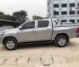 Toyota Hilux   E 2017 - Bán Toyota Hilux E sản xuất 2017, màu bạc ít sử dụng, 645 triệu