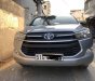 Toyota Innova   2.0E 2017 - Cần bán Toyota Innova 2.0E đời 2017, màu bạc còn mới, giá 735tr