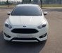 Ford Focus Sport 2015 - Cần bán gấp Ford Focus Sport đời 2015, màu trắng giá cạnh tranh