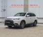 Mitsubishi Stavic 2018 - "Cực hot" bán Mitsubishi Outlander xe 7 chỗ, góp 90% xe, 7l/100km, LH Lê Nguyệt: 0911.477.123 - 0988.799.330