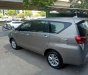 Toyota Innova E 2016 - Cần bán xe Toyota Innova sản xuất 2016 màu xám, 685 triệu, gia đình sử dụng