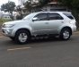 Toyota Fortuner G 2010 - Gia đình bán Toyota Fortuner G năm sản xuất 2010, màu bạc