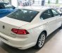 Volkswagen Passat GP 2016 - Cần bán Volkswagen Passat GP đời 2017, màu trắng, trả trước 400 triệu