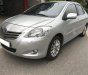 Toyota Vios 1.5E 2010 - Bán xe Toyota Vios E 2010, màu bạc như mới, 320 triệu