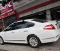 Nissan Teana 2.0 AT 2011 - Cần bán xe Nissan Teana 2.0 AT sản xuất năm 2011, màu trắng, xe nhập xe gia đình 