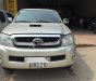 Toyota Hilux G 2010 - Bán Toyota Hilux G sản xuất năm 2010, màu bạc, nhập khẩu số sàn