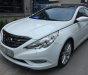 Hyundai Sonata 2.0 AT 2011 - Cần bán gấp Hyundai Sonata 2.0 AT đời 2011, màu trắng, nhập khẩu nguyên chiếc