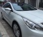 Hyundai Sonata 2.0 AT 2011 - Cần bán gấp Hyundai Sonata 2.0 AT đời 2011, màu trắng, nhập khẩu nguyên chiếc