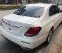 Mercedes-Benz E class 200 2017 - Cần bán lại xe Mercedes 200 2017, màu trắng số tự động