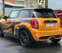 Mini Cooper 2014 - Cần bán xe Mini Cooper sản xuất năm 2014, màu vàng, xe nhập