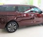 Kia Sedona 2.2L DATH 2016 - Cần bán lại xe Kia Sedona 2.2L DATH đời 2016, màu đỏ đẹp như mới