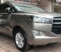 Toyota Innova 2.0E 2016 - Cần bán lại xe Toyota Innova 2.0E sản xuất năm 2016, màu nâu số sàn