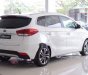 Kia Rondo   GAT  2018 - Cần bán xe Kia Rondo GAT sản xuất năm 2018, màu trắng, giá tốt 