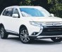 Mitsubishi Outlander 2.0 CVT 2018 - Bán xe Mitsubishi Outlander 2.0 CVT đời 2018, màu trắng, hỗ trợ vay 90%