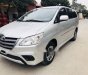 Toyota Innova 2016 - Cần bán xe Toyota Innova sản xuất 2016, màu bạc đẹp như mới, giá 570tr