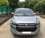 Toyota Innova E 2017 - Bán Toyota Innova E sản xuất 2017, màu bạc, giá chỉ 700 triệu