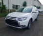 Mitsubishi Outlander 2018 - Bán xe 7 chỗ gầm cao Mitsubishi Outlander 2.0 CVT tại Quảng Bình, Quảng Trị.