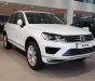 Volkswagen Touareg 2018 - Bán xe Volkswagen Touareg gía tốt, giao xe ngay, hỗ trợ ngân hàng 80% giá trị xe