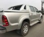 Toyota Hilux 2011 - Cần bán gấp Toyota Hilux năm 2011, màu bạc còn mới