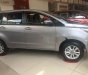 Toyota Innova   E 2018 - Cần bán gấp Toyota Innova E đời 2018, màu bạc, giá 743tr