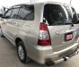 Toyota Innova 2.0E 2013 - Bán Toyota Innova 2.0E năm sản xuất 2013, màu vàng