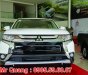 Mitsubishi Outlander 2018 - Bán Mitsubishi Outlander 2018, màu trắng, xe có sẵn giao ngay. LH Quang: 0905.59.60.67 hỗ trợ vay nhanh lên đến 80 %