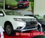 Mitsubishi Outlander 2018 - Bán Mitsubishi Outlander 2018, màu trắng, xe có sẵn giao ngay. LH Quang: 0905.59.60.67 hỗ trợ vay nhanh lên đến 80 %